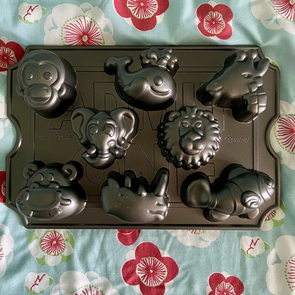 Nordic Ware Animal Mini Cakes Nonstick Baking Pan